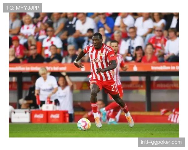 柏林赫塔主场奥林匹克体育场南看台改造工程竣工，将于下月启用